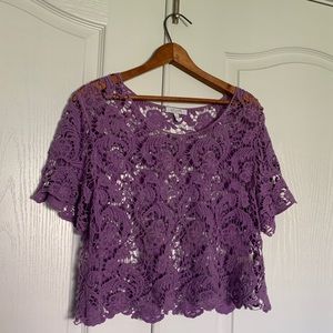 Short Sleeved Lace Crop Top - Like New!